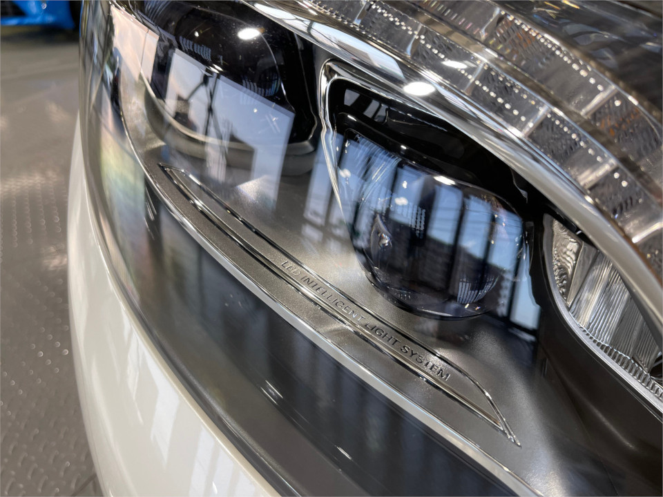 メルセデス・ベンツ　S400　ハイブリッド　LEDライト