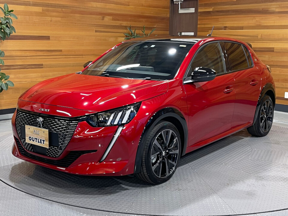 プジョー 208GT　ガラスルーフ　登録済未使用車